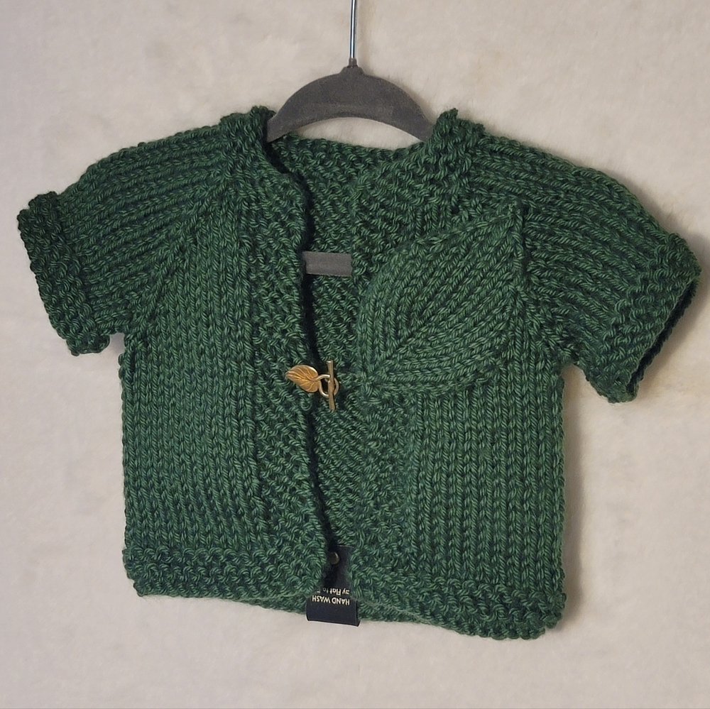 Baby Green Chunky Knit Short Sleeve Cardigan with Gold Leaf Toggle